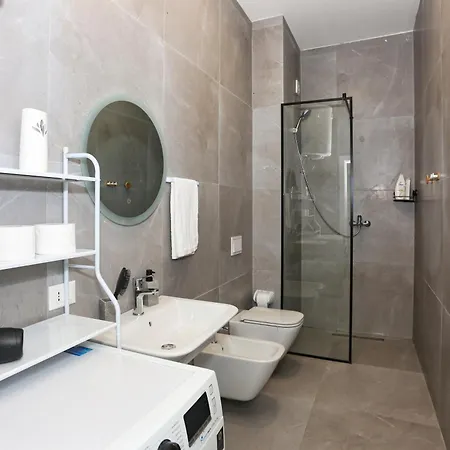 Luxurious Square 21 Daire