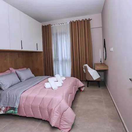 Luxurious Square 21 Апартаменты *