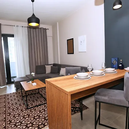 Luxurious Square 21 Apartment