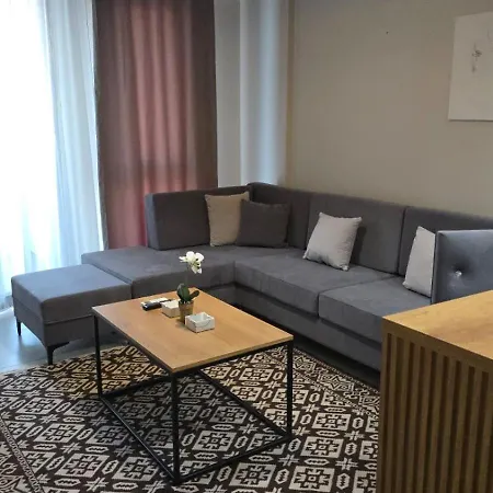 Luxurious Square 21 Tiran