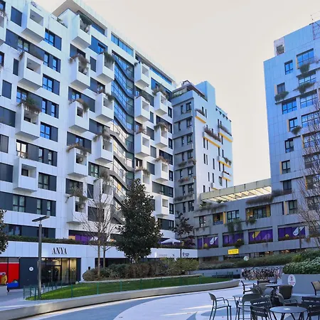 Luxurious Square 21 Daire Tiran