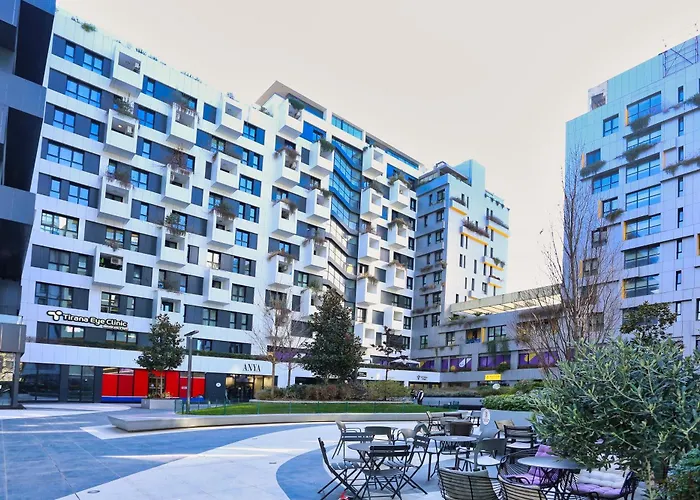 Luxurious Square 21 Daire Tiran